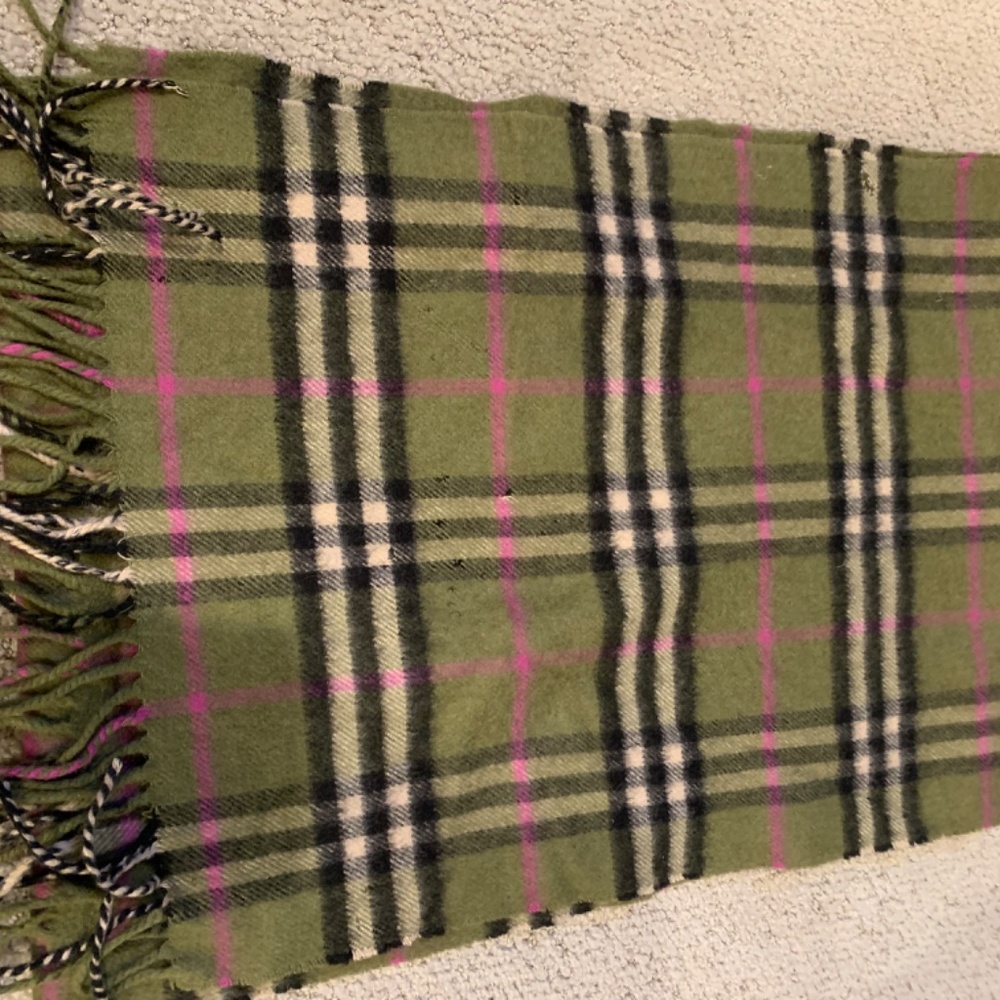 Burberry cashmere scarf - Picture 2 of 2